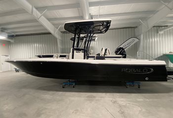 2024 Robalo 246 Cayman Black  Boat